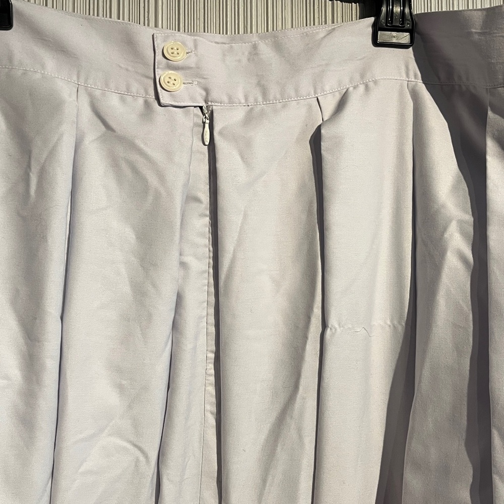 Plus size white pleated tennis skirt - Picture 2 of 3